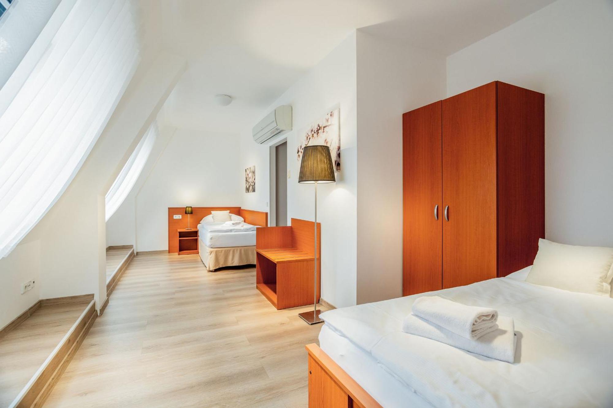 Wine Wellness Hotel Amande Hustopece Exterior photo