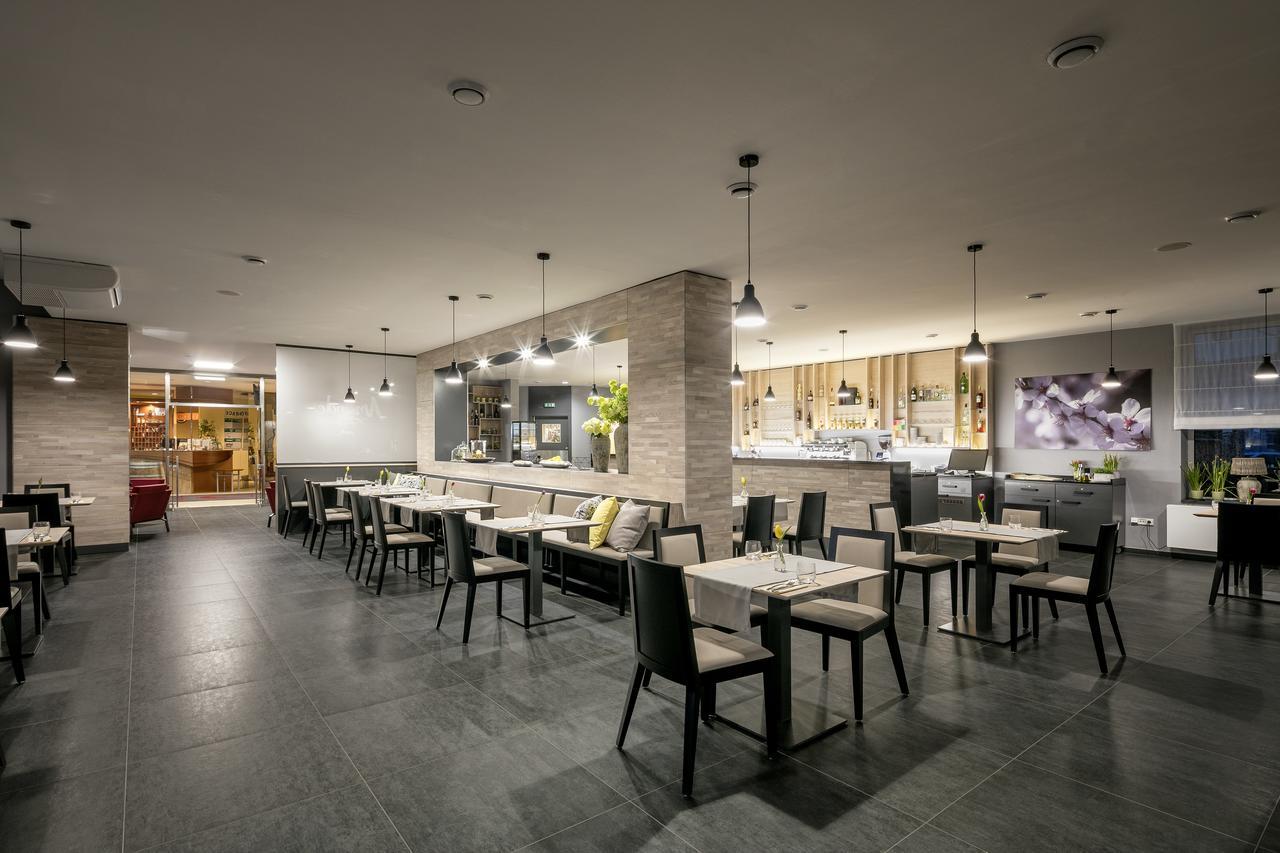 Wine Wellness Hotel Amande Hustopece Exterior photo
