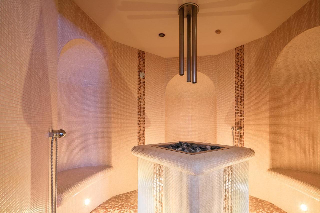 Wine Wellness Hotel Amande Hustopece Exterior photo